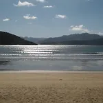 シャレー La Del Abuelo En La Aldea Cerca Del Mar サンタマルタ・デ・オルティゲイラ