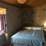 La Del Abuelo En La Aldea Cerca Del Mar サンタマルタ・デ・オルティゲイラ