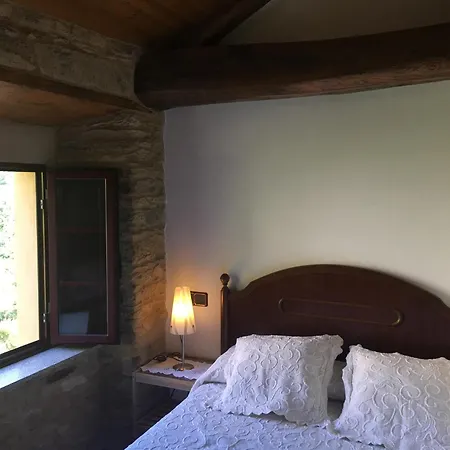 La Del Abuelo En La Aldea Cerca Del Mar * サンタマルタ・デ・オルティゲイラ