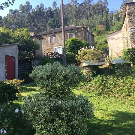 La Del Abuelo En La Aldea Cerca Del Mar シャレー サンタマルタ・デ・オルティゲイラ