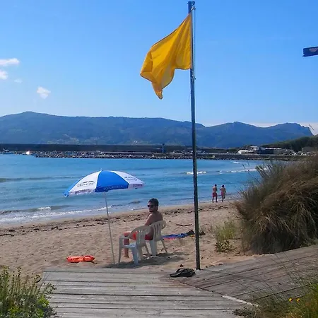 La Del Abuelo En La Aldea Cerca Del Mar Santa Marta de Ortigueira