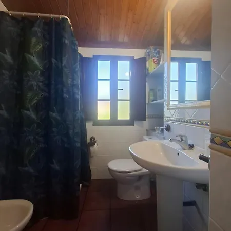 La Del Abuelo En La Aldea Cerca Del Mar * Santa Marta de Ortigueira